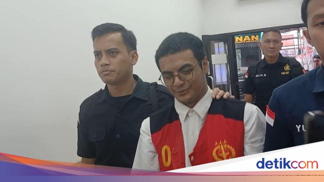 Vadel Badjideh Terima Kasih ke Fitri Salhuteru karena Mau Jadi Saksi