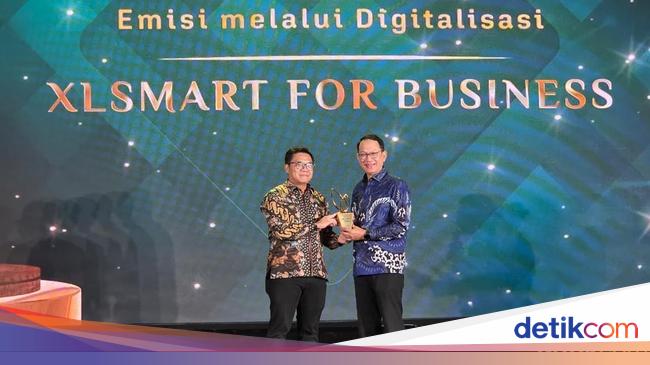 XLSmart Raih Apresiasi atas Inisiatif Pengurangan Emisi melalui Digitalisasi