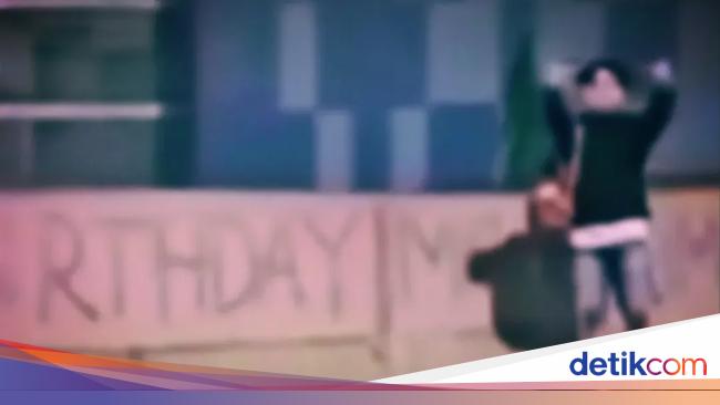 Demi Surprise Ultah Pacar, Pria di Bekasi Coret-coret Flyover
