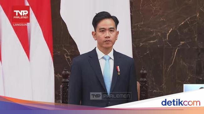 Gibran Ganti Dasi Merah ke Biru Muda di Sidang MPR, Istana Bilang Begini