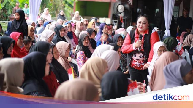 Dharma Wanita Persatuan Kemenimipas Baksos di Sukaraja Jelang HUT ke-80 RI