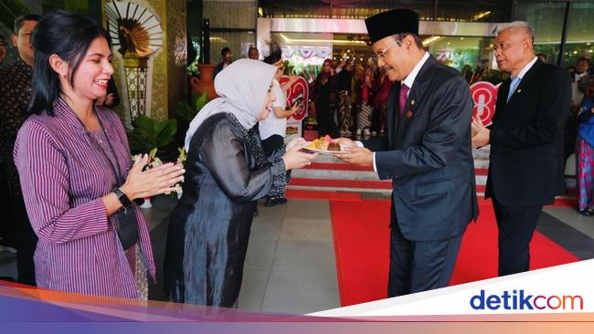 Syukuran HUT Ke-80 RI, Gus Ipul Ajak Jajaran Kemensos Kerja Berdampak