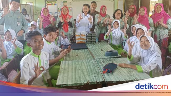 Tinjauan ke SDN Ciracas 03, Wamen P2MI Sebut MBG Bisa Tekan Angka Stunting