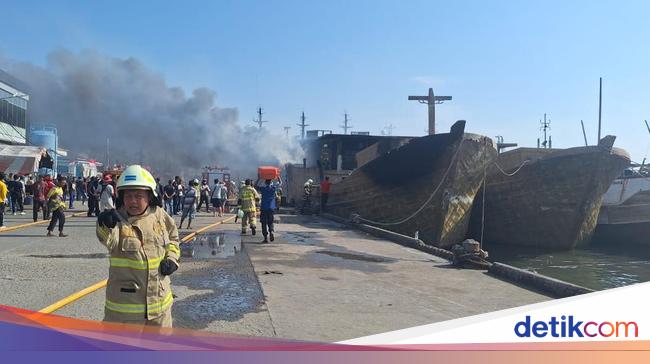 Kapal Terbakar di Muara Baru Bertambah Jadi 5 Unit, Ini Kronologinya