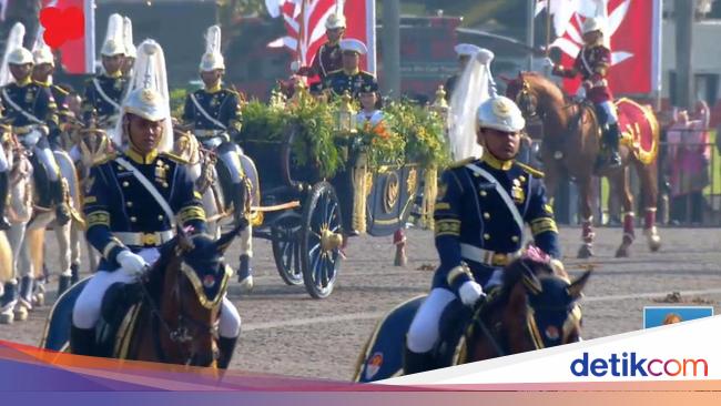 Kirab Merah Putih, Bendera Dibawa dengan Kereta Kencana Garuda Prabayaksa