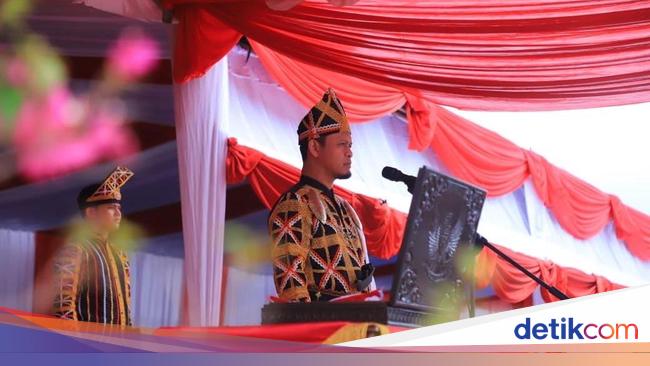 Wali Kota Pekanbaru Bagikan Sembako ke 1.991 Pasukan Kuning di HUT Ke-80 RI