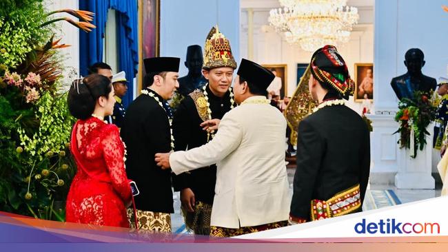 Momen Prabowo Ngobrol Bareng AHY dan Ibas di Sela Upacara HUT RI