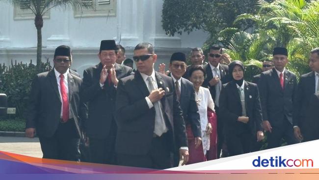 Bareng Boediono, SBY Hadiri Upacara HUT Ke-80 RI di Istana