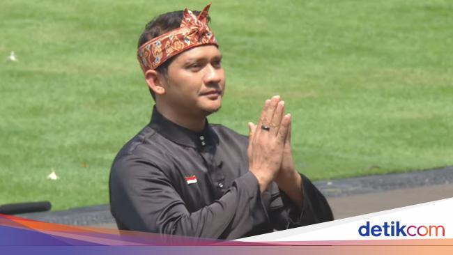 Lihat Lagi Aksi Iko Uwais Pimpin Pasukan Silat di Depan Prabowo Subianto