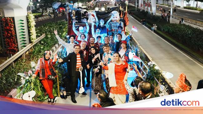 Kemenbud Tampilkan Reog Ponorogo di Karnaval HUT RI, Simbol Semangat Juang