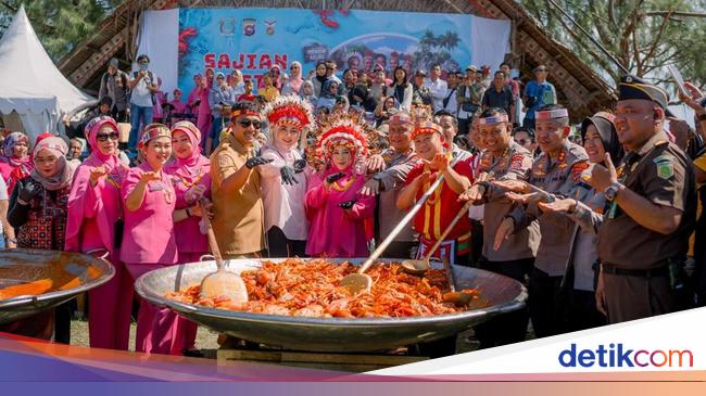 Polda Sumbar Pecahkan Rekor MURI Lewat Sajian 300 Kg Lobster Saus Padang