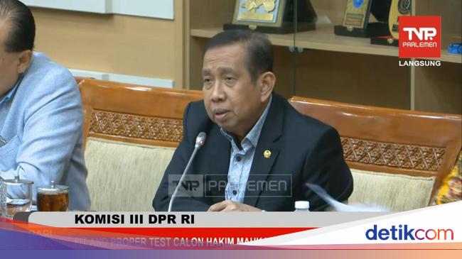 Legislator PDIP Ingatkan Calon Hakim MK: Bapak Kita Pilih, Jangan Hantam DPR