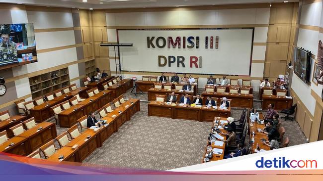 Komisi III DPR Gelar Uji Kelayakan Calon Hakim MK Pengganti Arief Hidayat