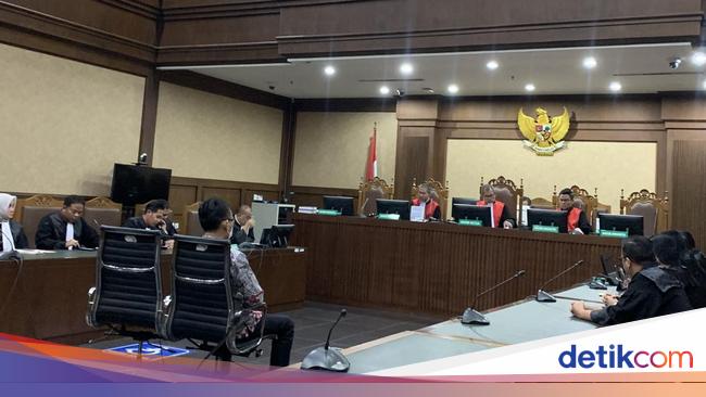 Eks Ketua PN Jaksel Dkk Didakwa Terima Rp 40 M untuk Vonis Lepas Kasus Migor