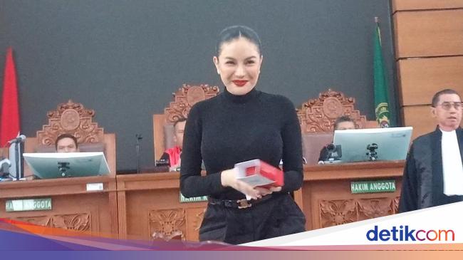 Kronologi Reza Gladys Kasih Rp 2 M Tunai Versi Asisten Nikita Mirzani