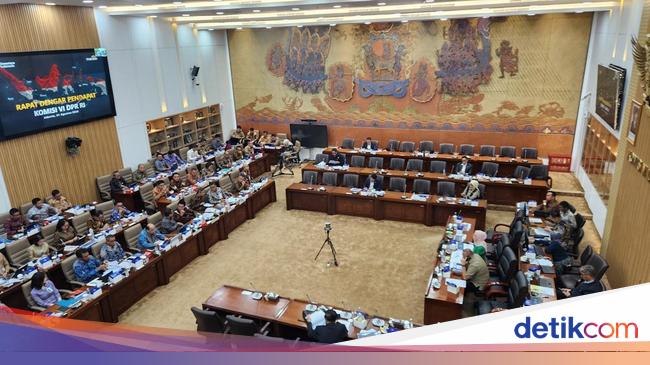 Pernah Makan Nasi Pakai Garam, Mufti Anam Ajak Bank Dukung Pendanaan MBG