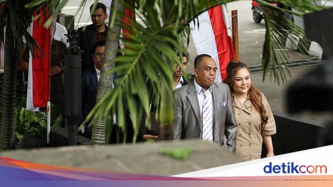 Pihak Lisa Mariana Heran Dituduh Kubu RK Tebar Gosip Murahan di Kasus BJB