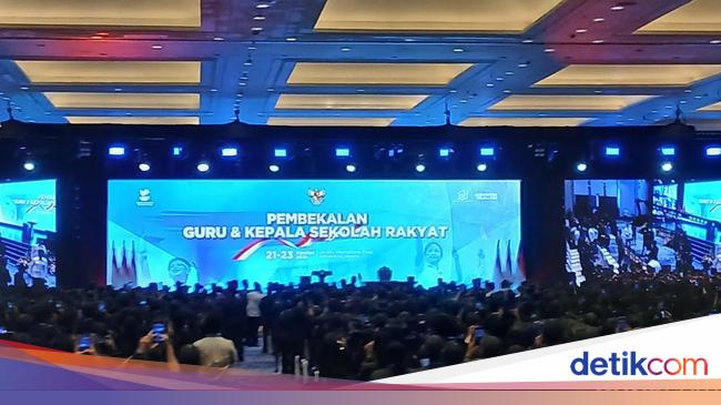Prabowo Hadiri Pembekalan Guru-Kepala Sekolah Rakyat di JIExpo Kemayoran