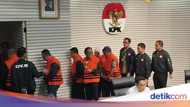 Habis Nangis, Noel Senyum-Kepalkan Tangan di Konferensi Pers KPK