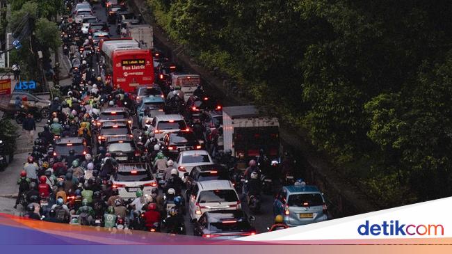 Bukan Trotoar yang Jadi Solusi Atasi Macet Simatupang