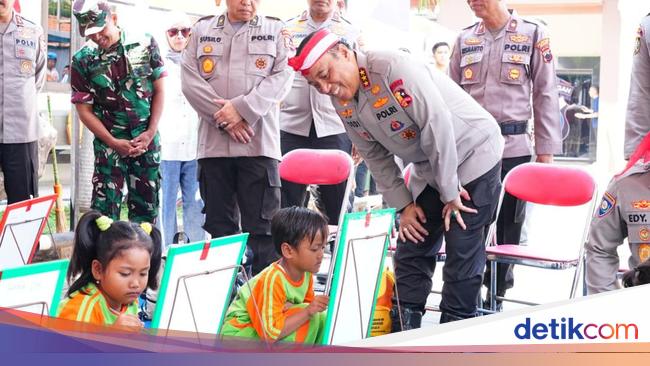 Wakapolri Gelar Bakti Sosial di Semarang, Beri Bantuan dan Semangati Anak-anak