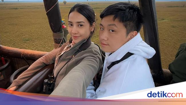 Gaya Anya Geraldine Minum Champagne dan English Breakfast di Kenya