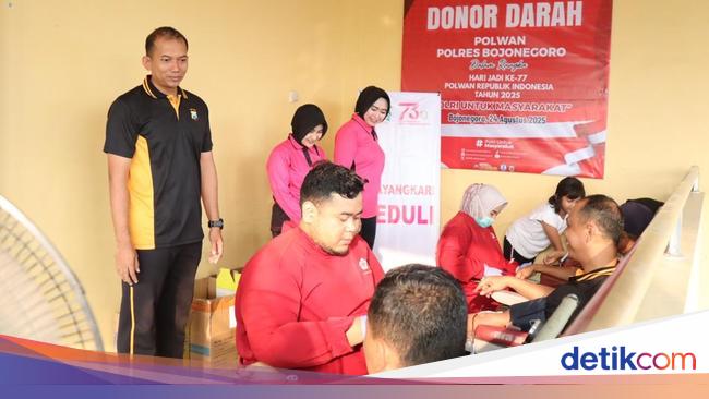 Polwan Polres Bojonegoro Gelar Bakti Kesehatan di CFD, Warga Antusias