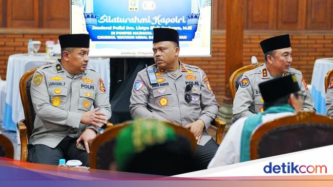 Kakorlantas Dampingi Kapolri Kunjungi Ponpes di Jombang, Perkuat Sinergi dengan Ulama