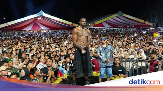 Combo Aura Farming, Melly Mike dan Rayyan Arkan Dikha Duet Tari Pacu Jalur