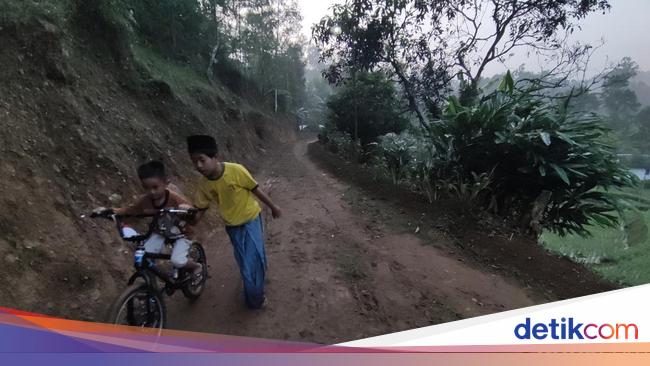 Kisah 'Kampung Sepeda' Dadakan di Gunung Halimun