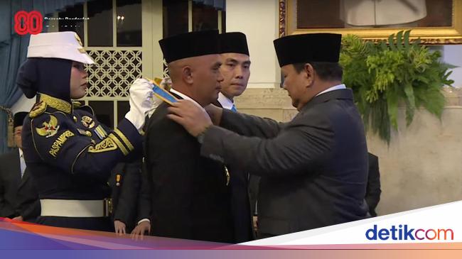 Bintang Tanda Jasa dan Kehormatan dari Prabowo untuk 100 Lebih Tokoh