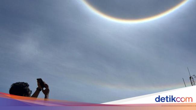 Fenomena Halo Muncul di Batam, Cincin Pelangi Hiasi Langit di Siang Hari