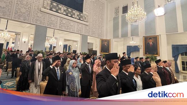 Prabowo Anugerahkan Bintang Mahaputera ke Retno Marsudi-Dino Patti Djalal