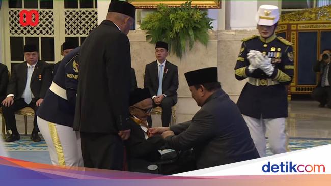 Prabowo Beri Bintang Jasa ke Nyak Sandang Penyumbang Pembelian Pesawat Pertama RI