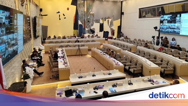 Ada di DPR, Aria Bima Pesan ke Massa Demo: Saudara-saudara Jangan Anarkis