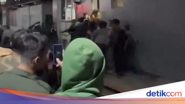Viral Keributan Sempat Terjadi di Stasiun Parungpanjang Saat Rekayasa KRL