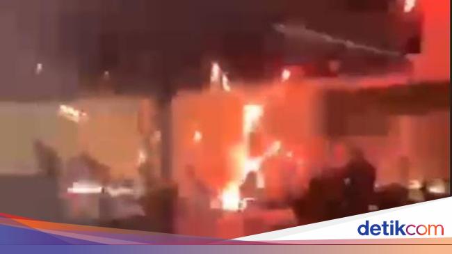 Viral Geng Motor Lempar Petasan ke Depan Gedung Kejari Ngawi