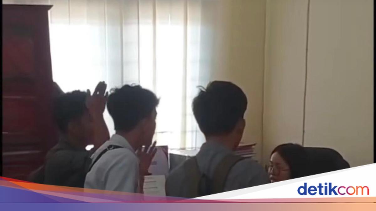 Viral Mahasiswa di Nias Ribut dengan Dosen gegera Berkas Dibanting