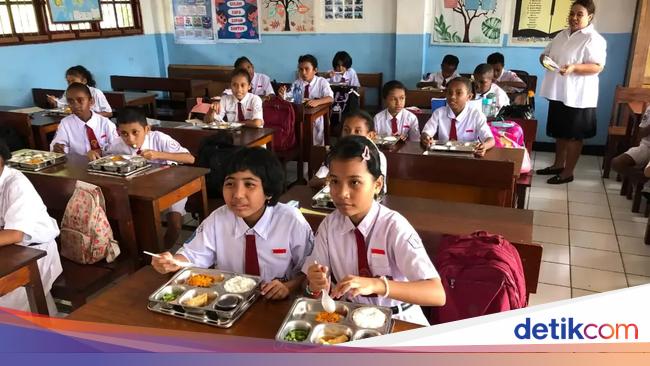 SPPG Polda Papua Salurkan 1.499 Porsi MBG ke TK hingga SMK di Jayapura