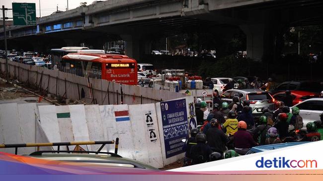 Rekayasa Lalin TB Simatupang Diuji Coba Sore Ini, Warga Harap Bisa Urai Macet