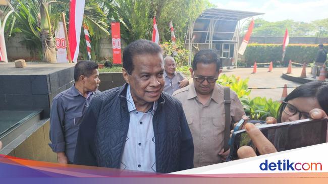 Bos Maktour Fuad Hasan Penuhi Panggilan KPK soal Dugaan Korupsi Kuota Haji