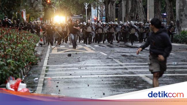 Puluhan Orang Jadi Tersangka Terkait Ricuh di Bekasi dan Jakarta