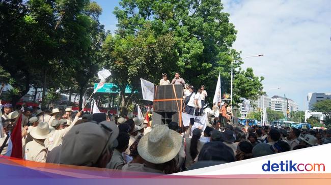 Massa Tani Merdeka Sempat Aksi Damai di Patung Kuda, Dukung Program Prabowo