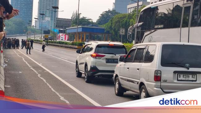 Tol Dalkot Arah Slipi Maupun Cawang Ditutup Sementara Imbas Demo Depan DPR