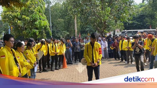 BEM UI Mengheningkan Cipta untuk Affan yang Tewas Dilindas Rantis Brimob