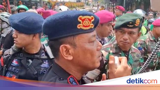 Massa Datangi Mako Brimob Kwitang Lagi, Dansat Brimob Bersumpah Usut Tuntas