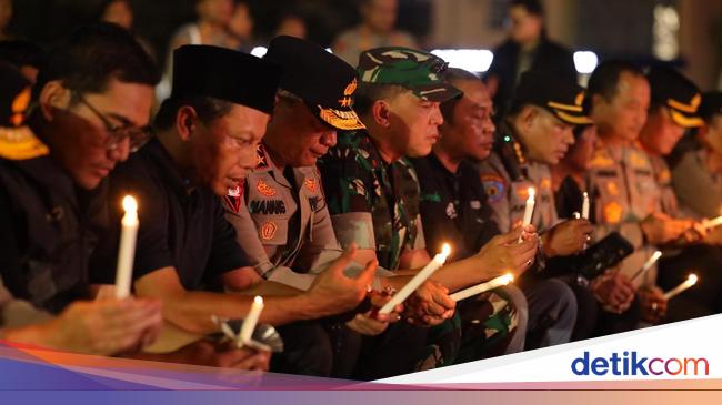 Ojol di Jatim Bareng TNI-Polri Doa Bersama untuk Affan, Komitmen Kondusif