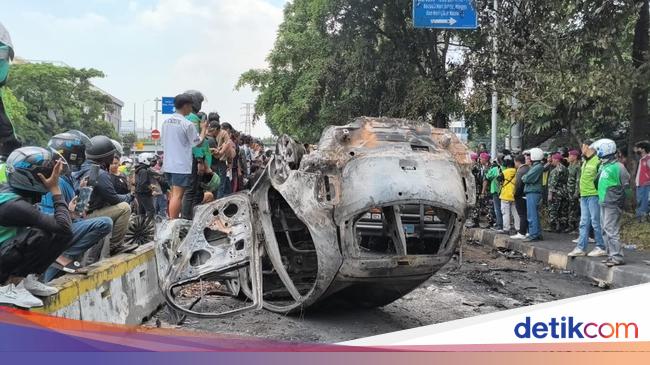 Massa Sempat Bakar Mobil Dekat Mako Brimob Semalam, Begini Kondisinya