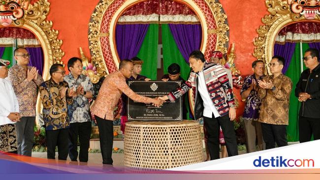 Kemenbud Resmikan Desa Adat Panglipuran sebagai Desa Pemajuan Kebudayaan