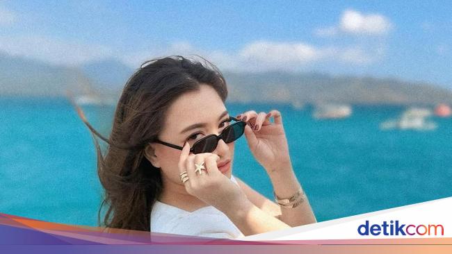 DJ Nathalie Holscher Liburan di Lombok, Emak-emak Jambak Copet di Italia